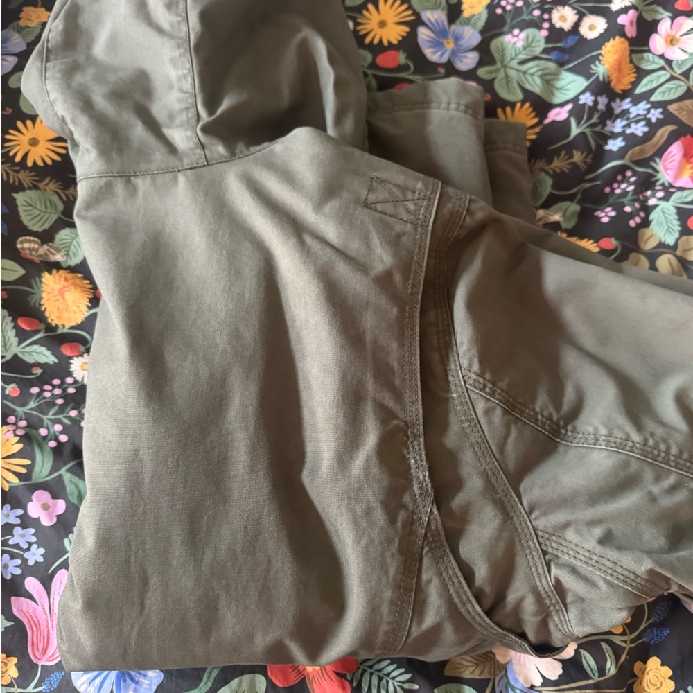 L.L. Bean Women's Heavy Thick Water resistantQuilted winter Coat Army Green EUC - Picture 7 of 10
